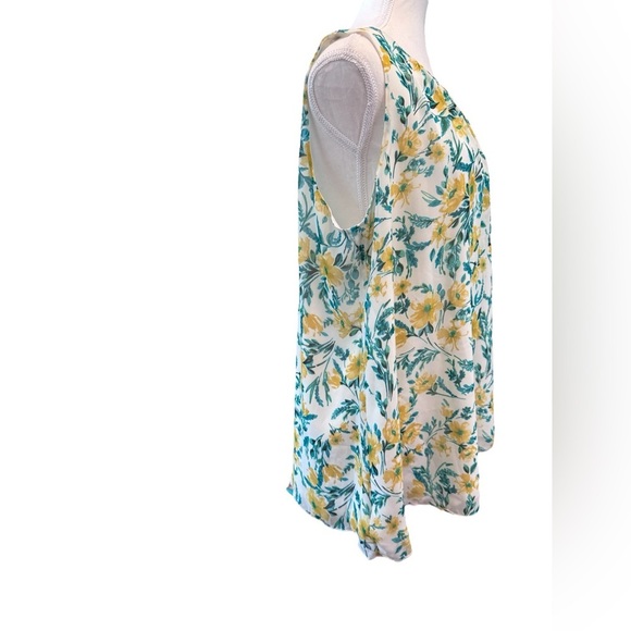 Calvin Klein | Flowy Floral Sleeveless Blouse Top - Picture 4 of 12
